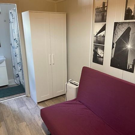 Cozy Studio In Town Center Limassol Bagian luar foto