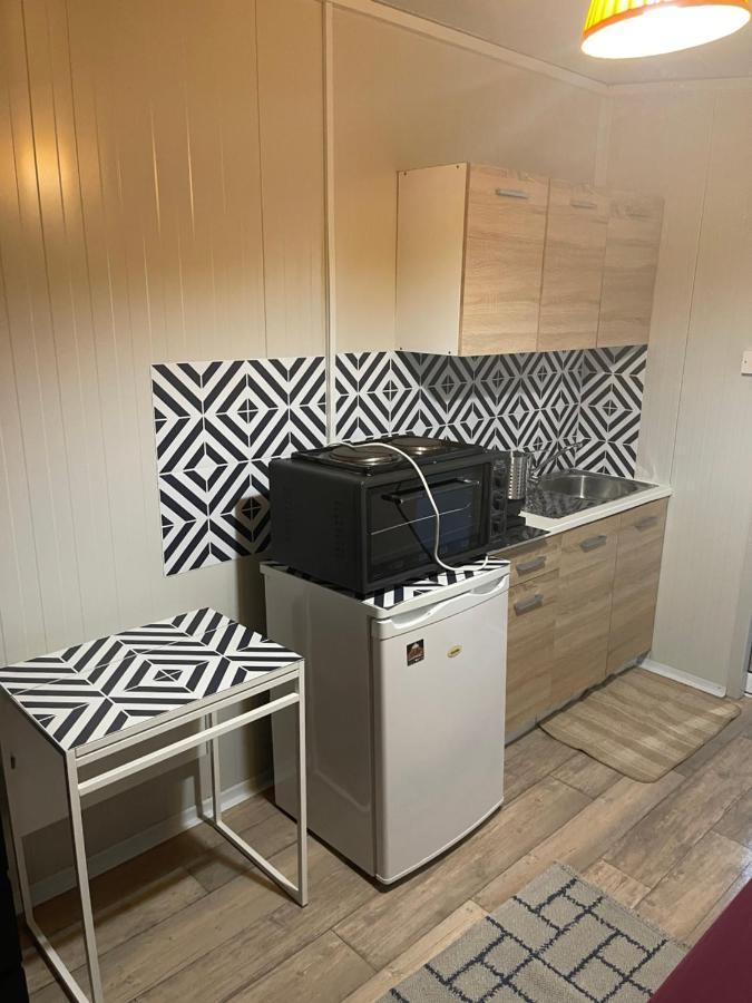 Cozy Studio In Town Center Limassol Bagian luar foto